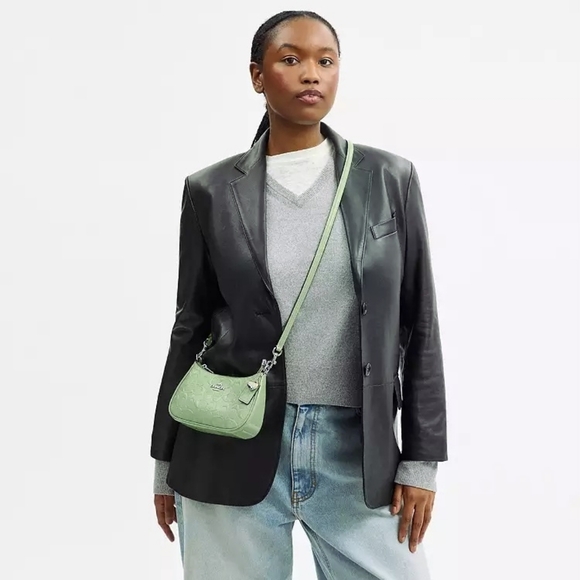 *NWT* COACH Teri Mini Crossbody Bag In Green Signature Leather With Heart Charm - Picture 8 of 12